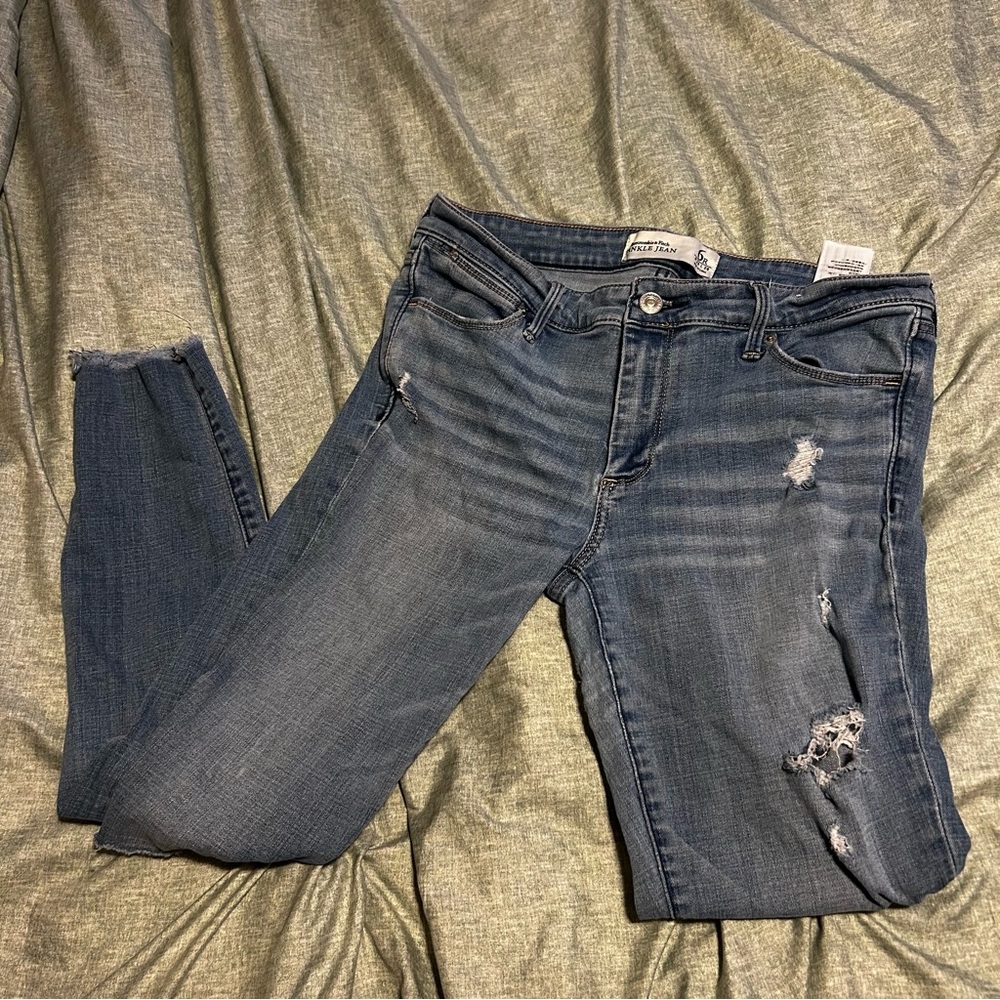 Abercrombie & Fitch Distressed Ankle Skinny Jeans in Blue